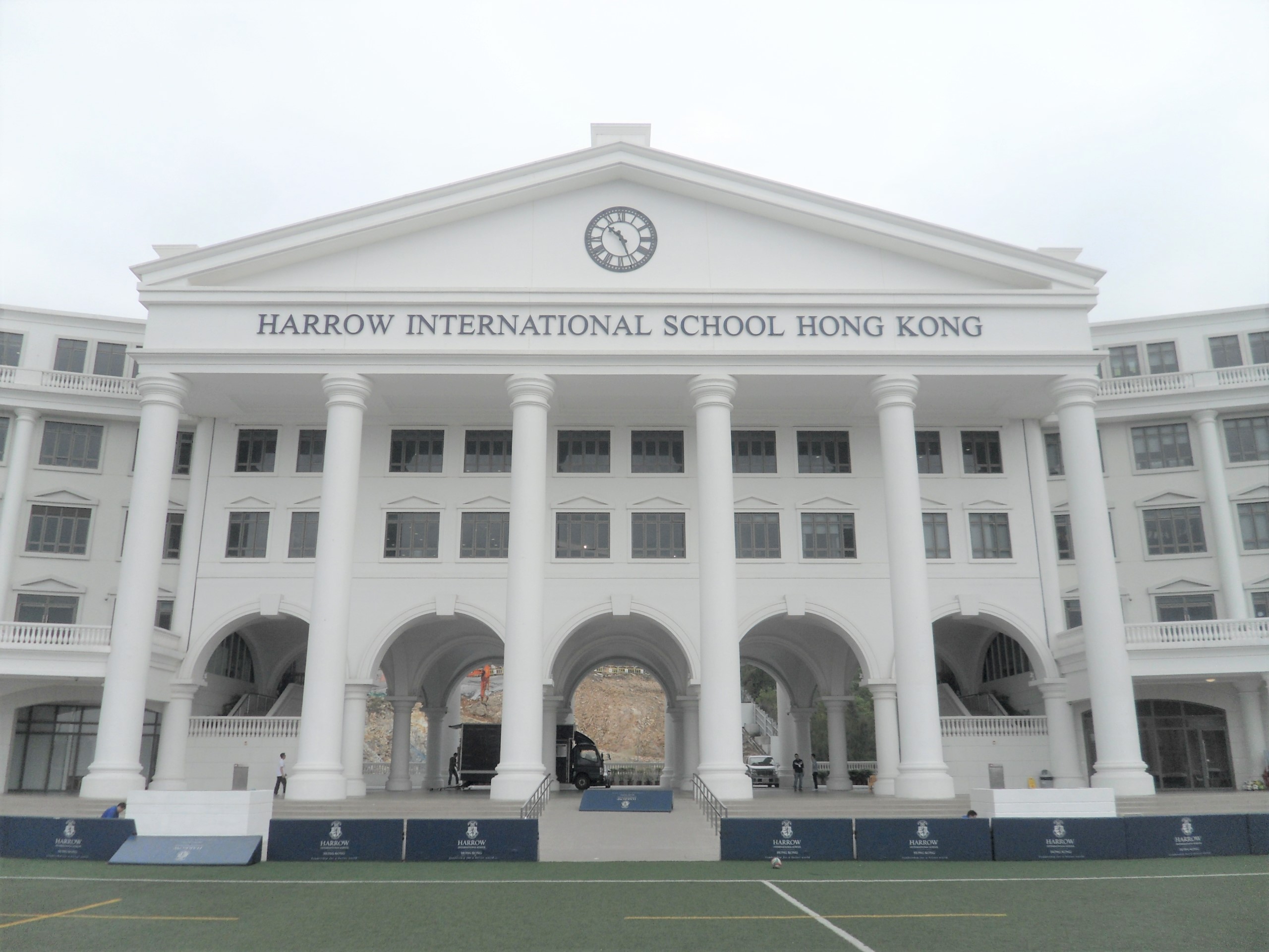 The ceiling and indoor wall installation project of Hong Kong Harrow International School contracted
